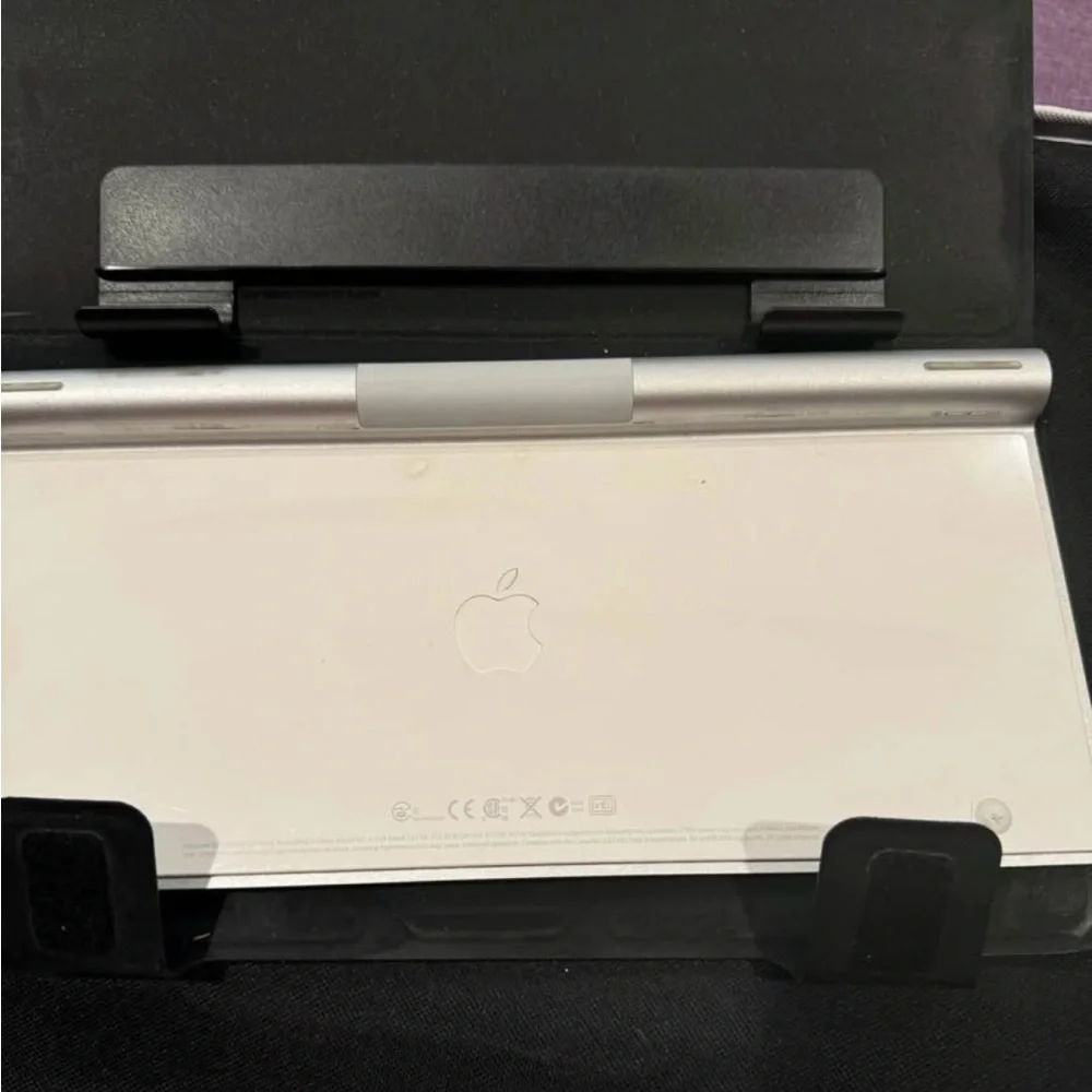 Apple wireless keyboard